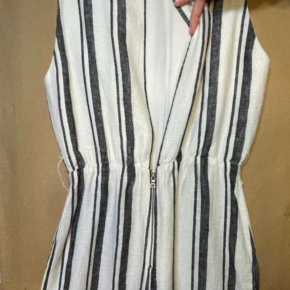 Linen Sleeveless Jumpsuit - Picture 8 of 16